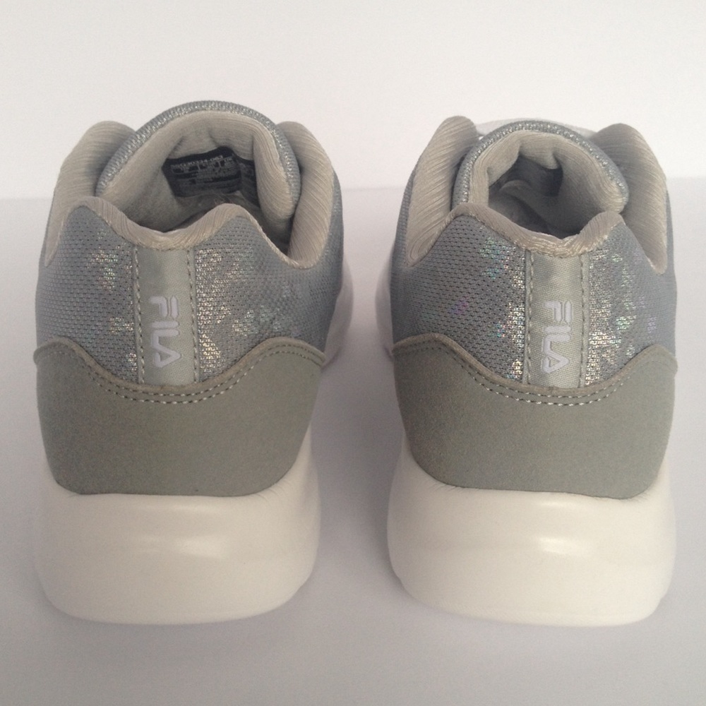 NWOT- FILA WOMENS CROSS TRAINING SHOES - Picture 3 of 4